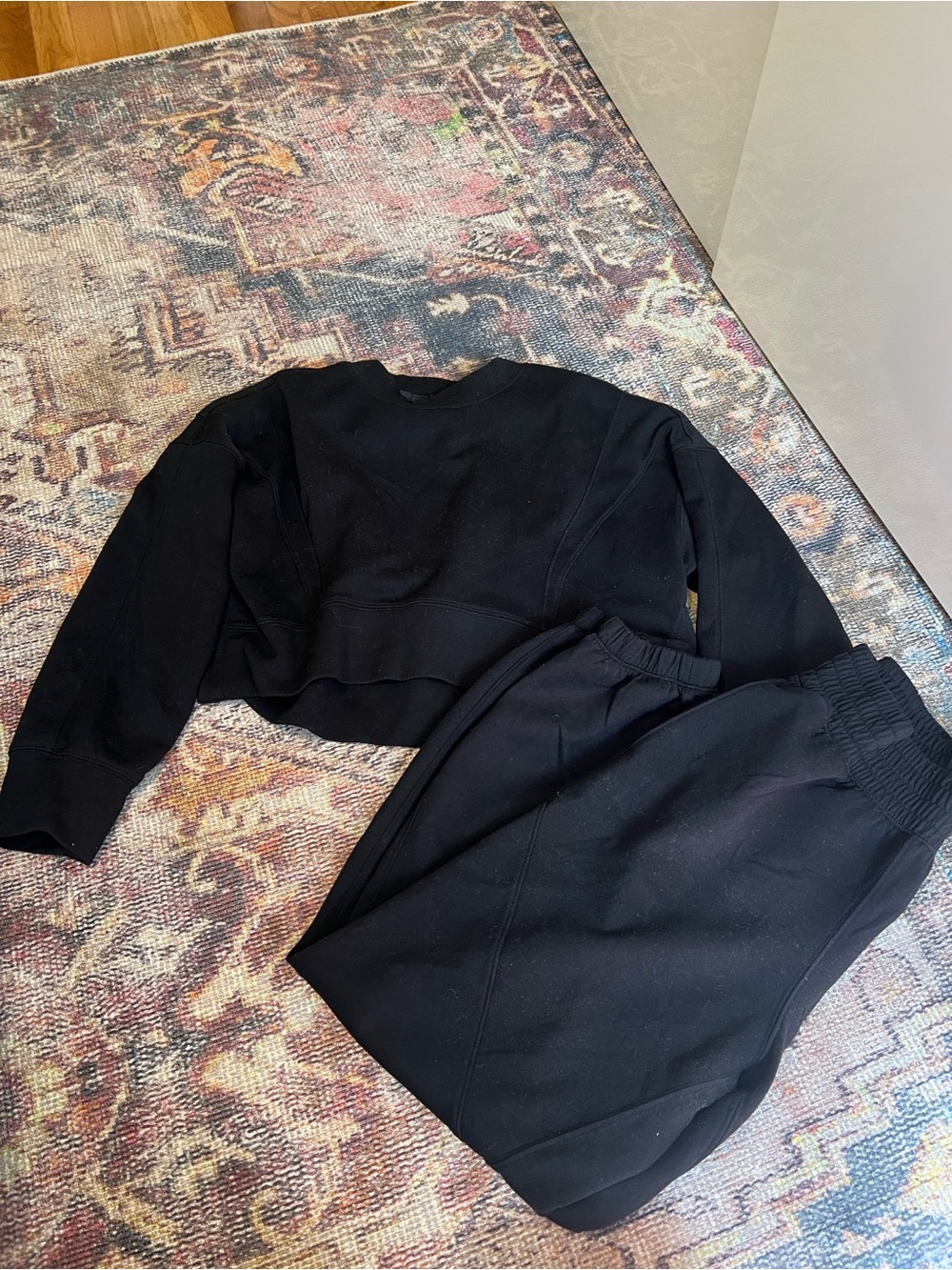 Abercrombie & Fitch Black Cropped Sweatshirt and Joggers Set